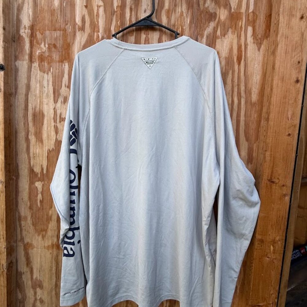Columbia Sportswear Men's Grey Shirt - Picture 2 of 5